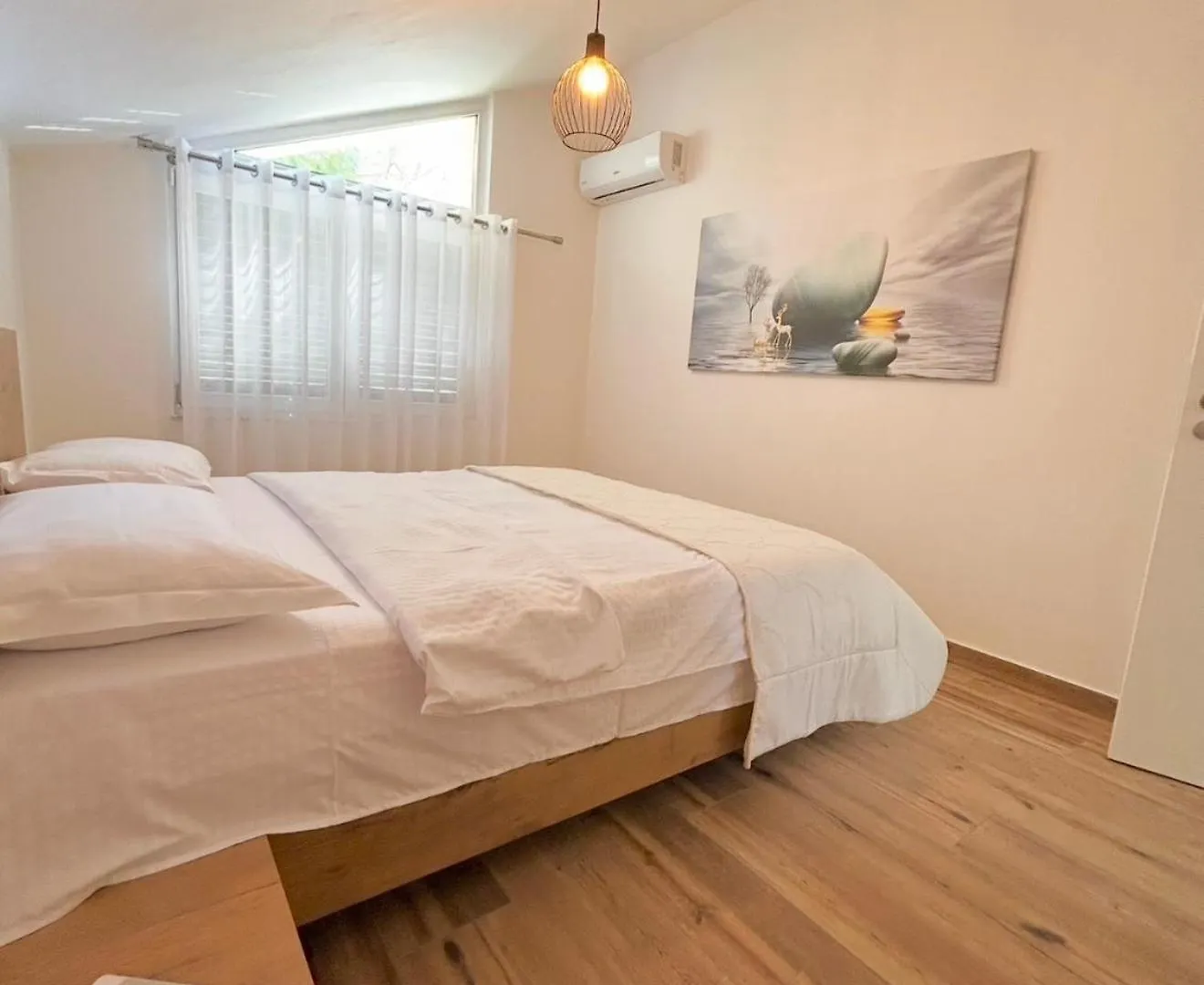 Apartment Swiss Villa Qerret Golem